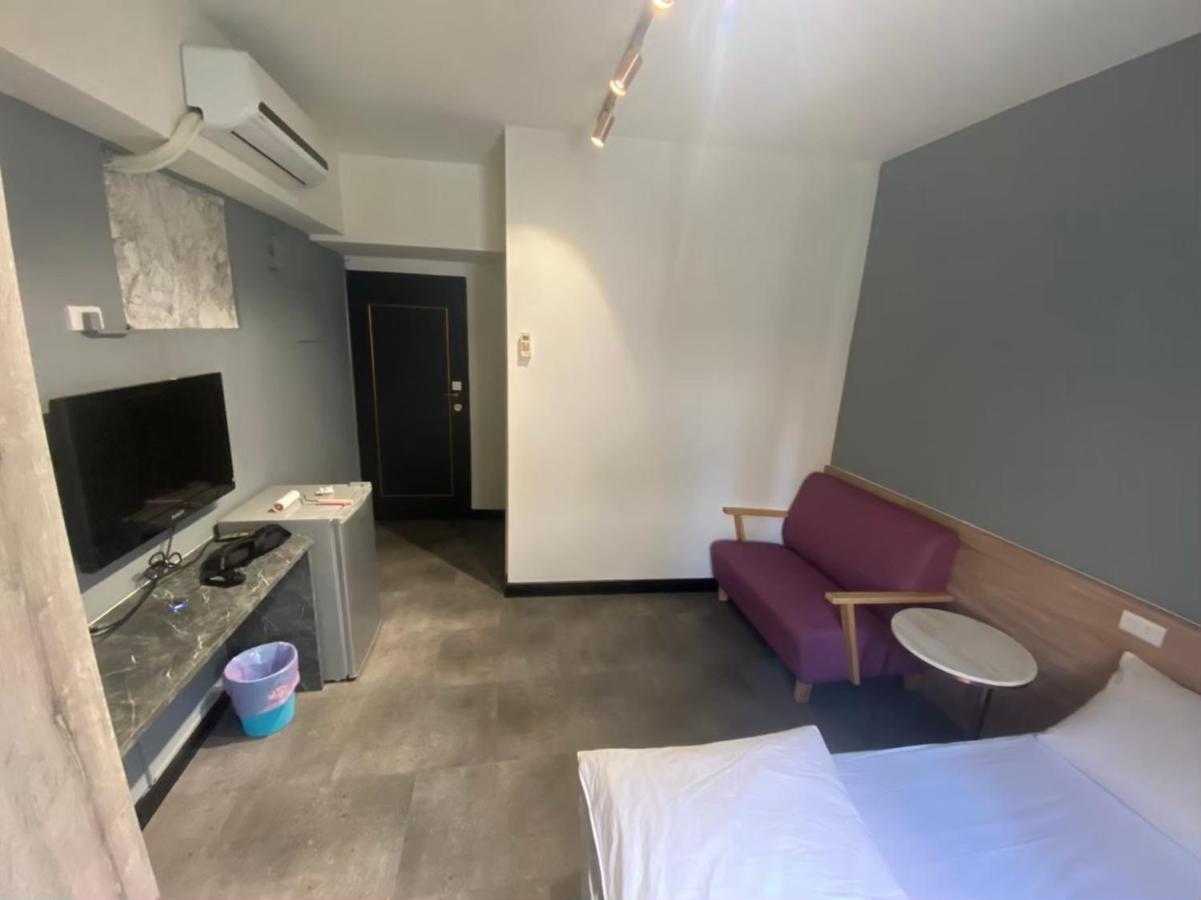 Fengjia Gift Box Homestay Тайчжун Экстерьер фото