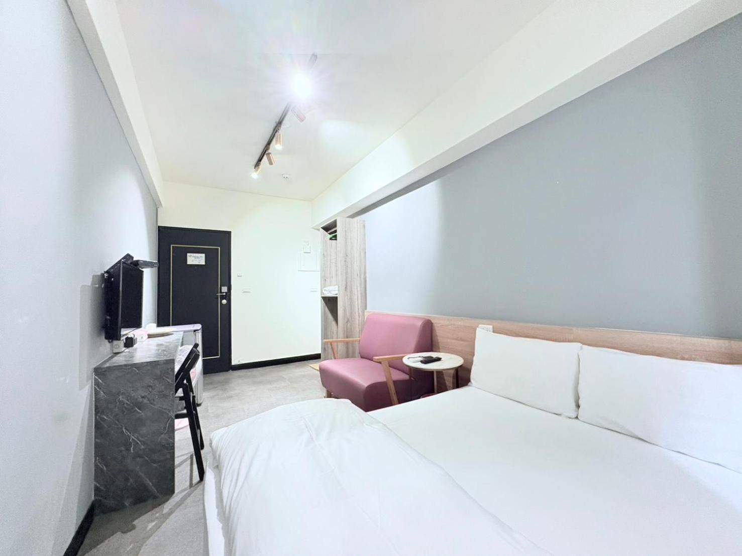 Fengjia Gift Box Homestay Тайчжун Экстерьер фото