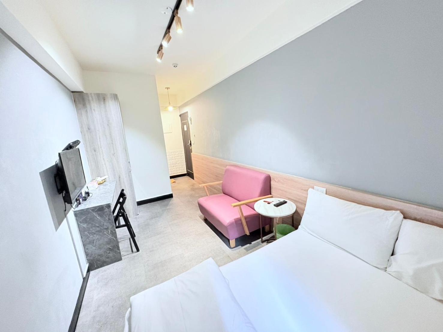 Fengjia Gift Box Homestay Тайчжун Экстерьер фото