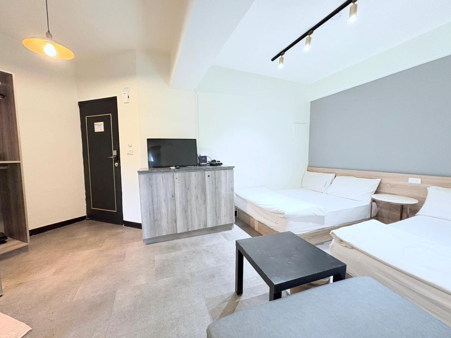 Fengjia Gift Box Homestay Тайчжун Экстерьер фото
